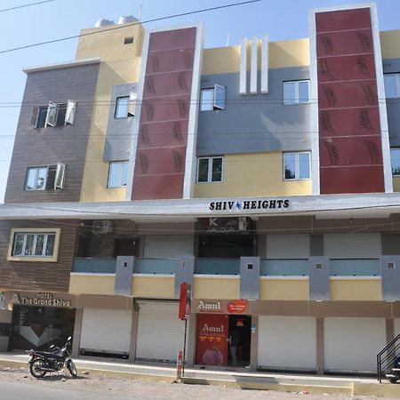 Hotel The Grand Shiva Gondal Екстериор снимка