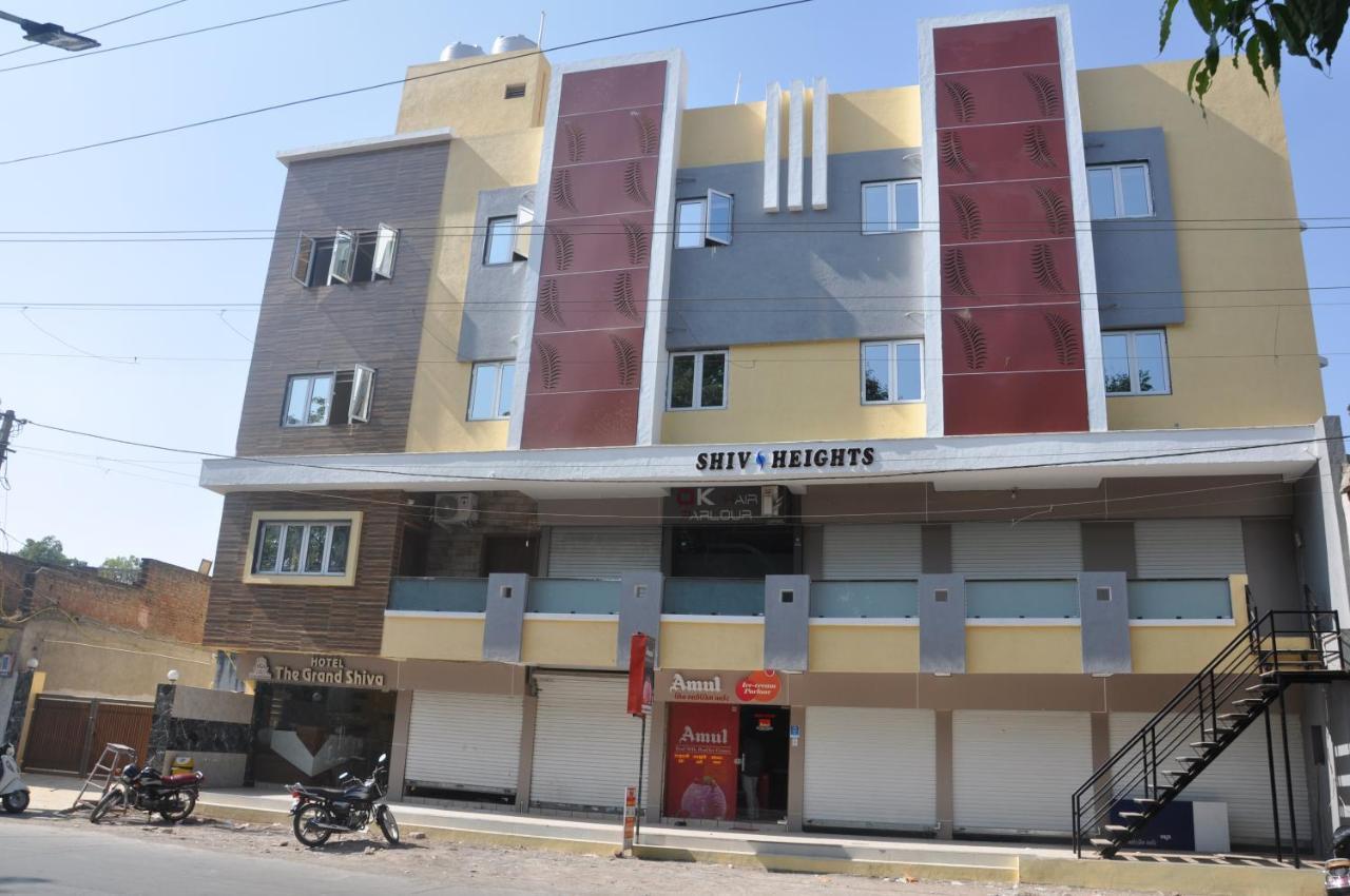 Hotel The Grand Shiva Gondal Екстериор снимка