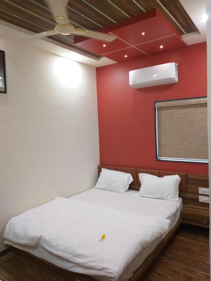 Hotel The Grand Shiva Gondal Екстериор снимка