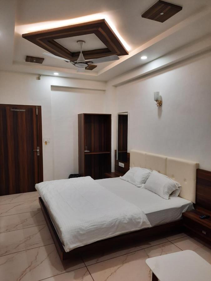 Hotel The Grand Shiva Gondal Екстериор снимка